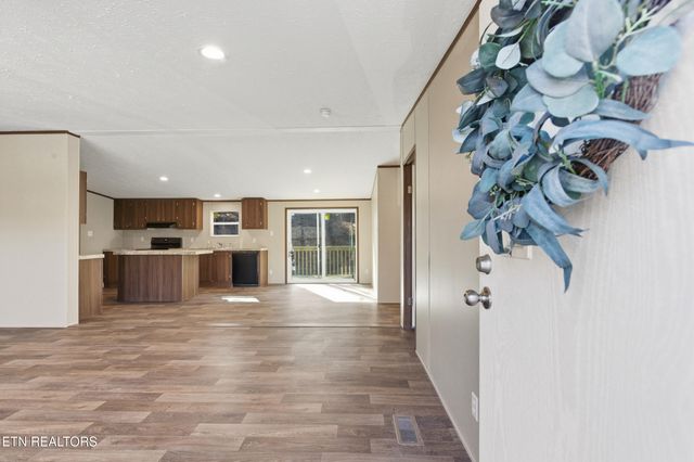 780 Little Dogwood Rd, Kingston, TN 37763