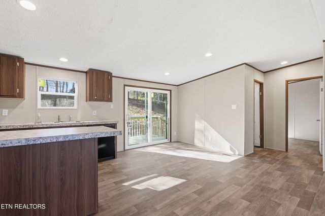 780 Little Dogwood Rd, Kingston, TN 37763