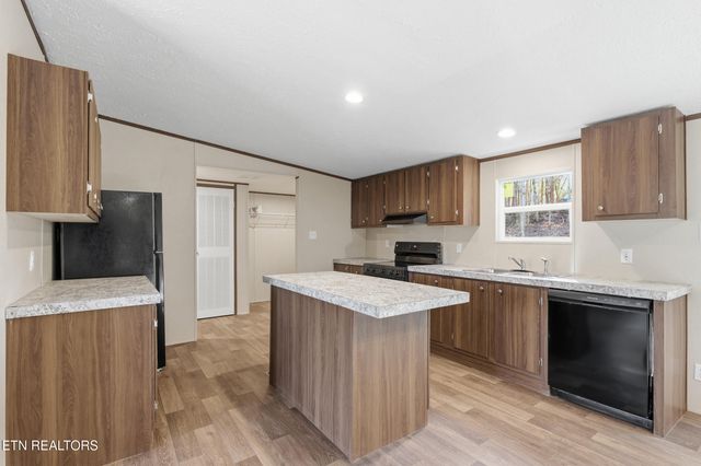 780 Little Dogwood Rd, Kingston, TN 37763