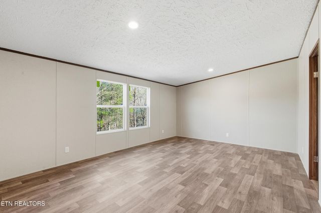 780 Little Dogwood Rd, Kingston, TN 37763