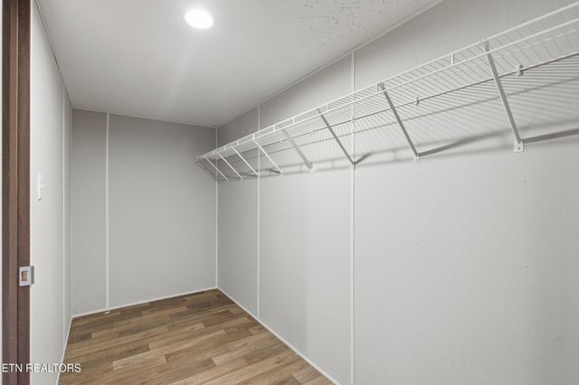 780 Little Dogwood Rd, Kingston, TN 37763