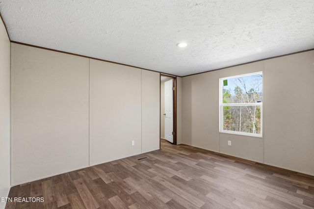 780 Little Dogwood Rd, Kingston, TN 37763