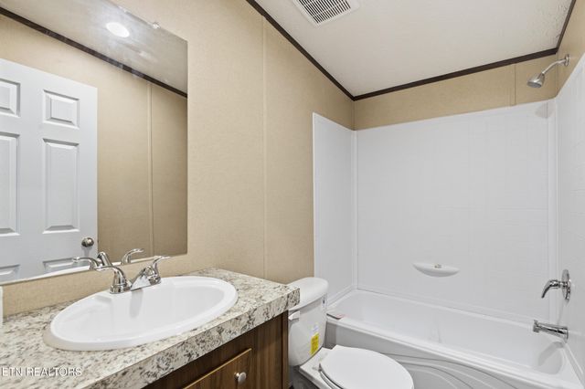 780 Little Dogwood Rd, Kingston, TN 37763