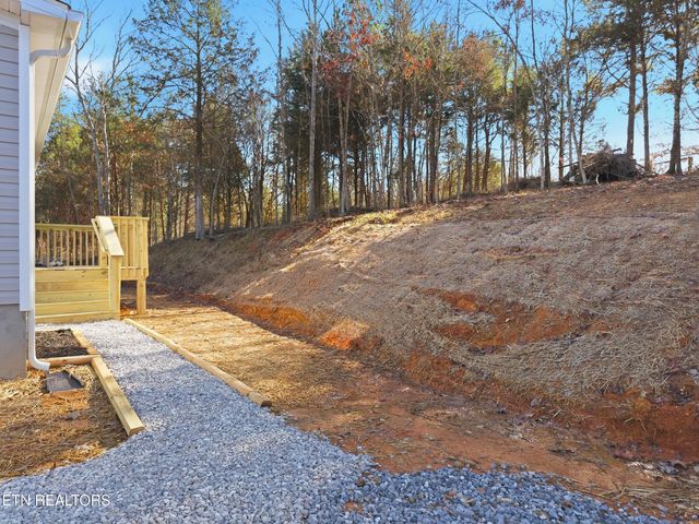 780 Little Dogwood Rd, Kingston, TN 37763