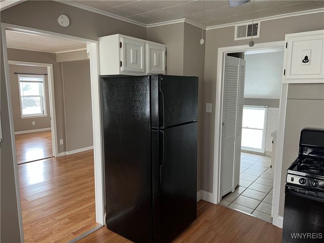 8 Melrose Road, Amherst, NY 14221