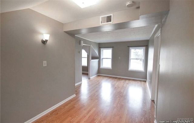 8 Melrose Road, Amherst, NY 14221