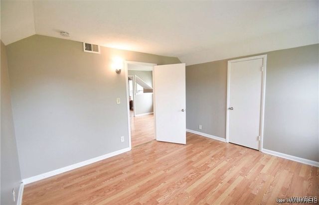 8 Melrose Road, Amherst, NY 14221