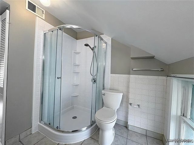 8 Melrose Road, Amherst, NY 14221