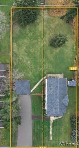 8 Melrose Road, Amherst, NY 14221