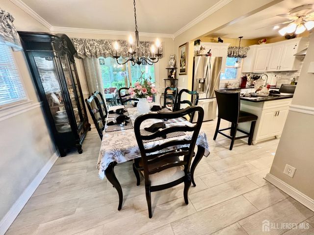 51 Salem Court, Metuchen, NJ 08840