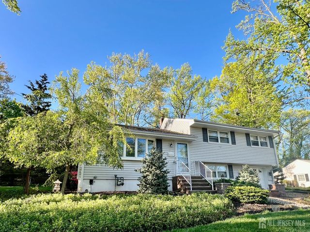 51 Salem Court, Metuchen, NJ 08840