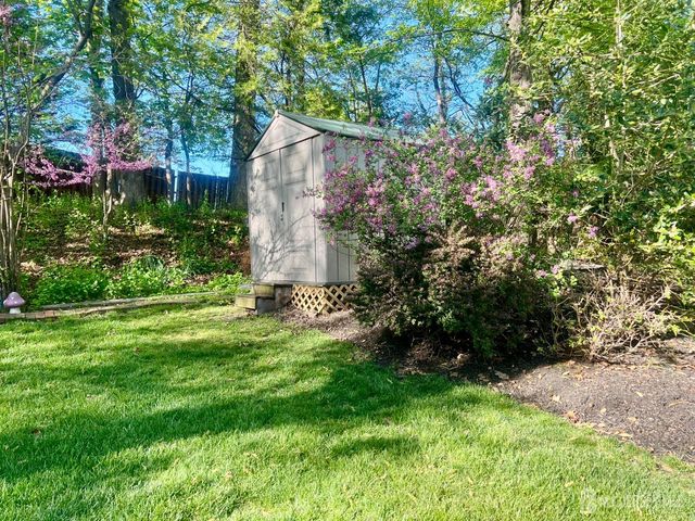 51 Salem Court, Metuchen, NJ 08840