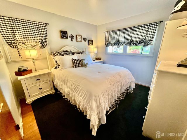 51 Salem Court, Metuchen, NJ 08840