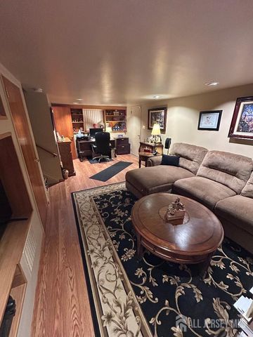 51 Salem Court, Metuchen, NJ 08840