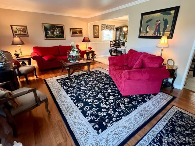 51 Salem Court, Metuchen, NJ 08840