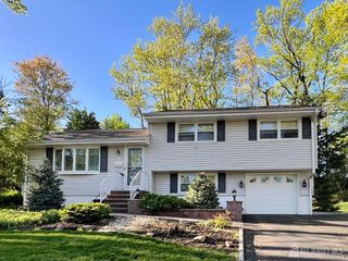 51 Salem Court, Metuchen, NJ 08840