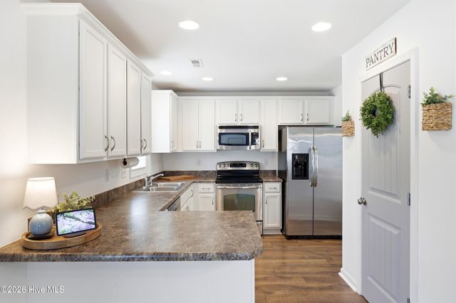 352 St Kitts Way, Winnabow, NC 28479