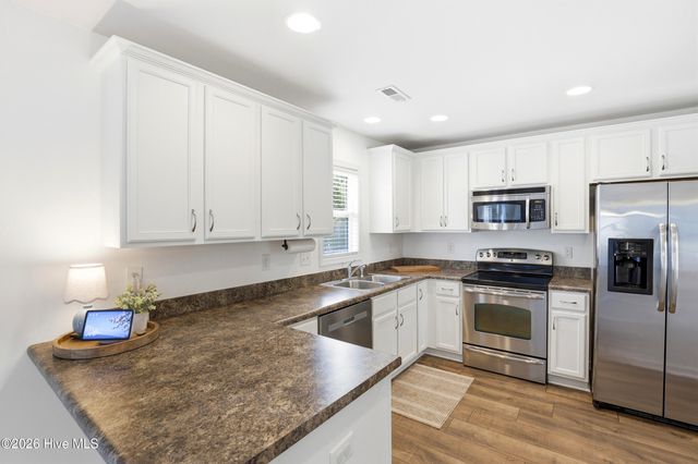 352 St Kitts Way, Winnabow, NC 28479