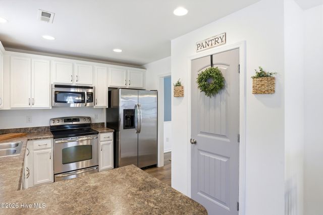 352 St Kitts Way, Winnabow, NC 28479