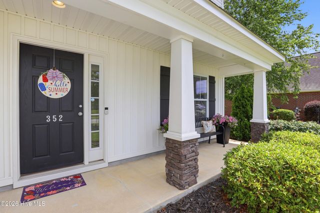 352 St Kitts Way, Winnabow, NC 28479