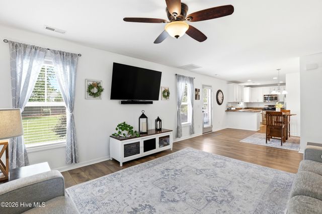 352 St Kitts Way, Winnabow, NC 28479