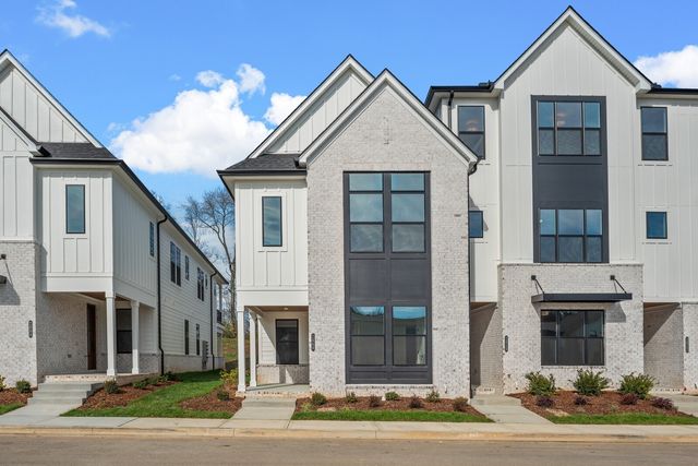 2060 Conductor Ln, Thompsons Station, TN 37179