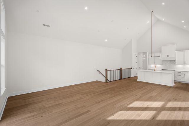 2060 Conductor Ln, Thompsons Station, TN 37179