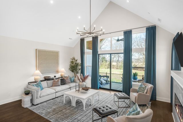 2060 Conductor Ln, Thompsons Station, TN 37179