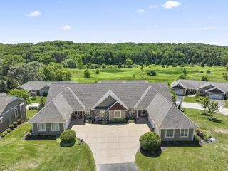 W314N352 Lara LANE #402, Delafield, WI 53018