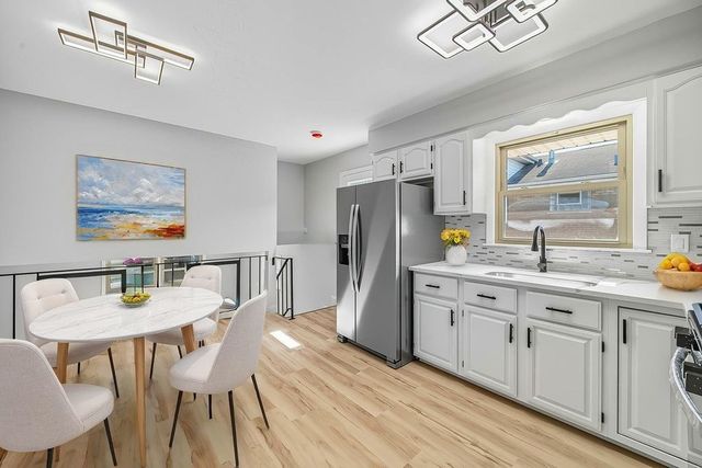 12549 S Tripp Avenue, Alsip, IL 60803