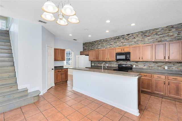 3813 GOLDENGLOW DRIVE, Orlando, FL 32828