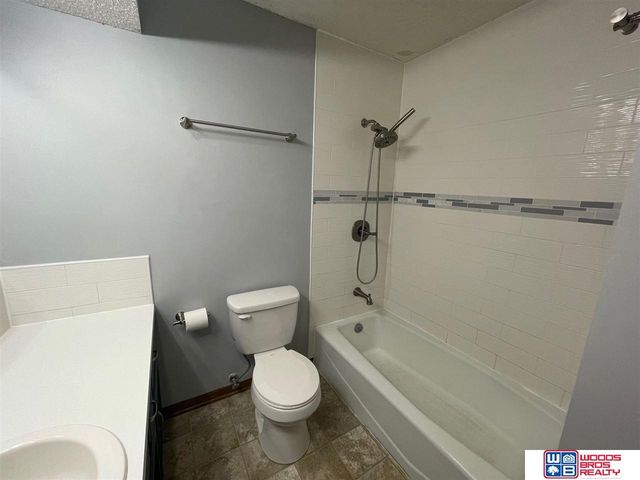 6001 Robin Road, Lincoln, NE 68516