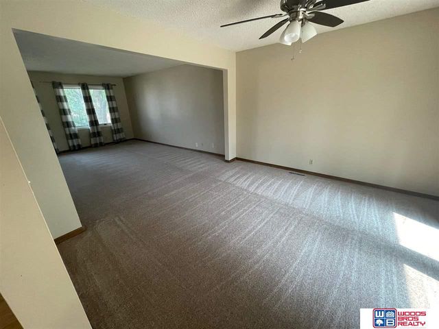 6001 Robin Road, Lincoln, NE 68516