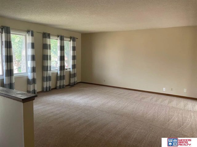 6001 Robin Road, Lincoln, NE 68516