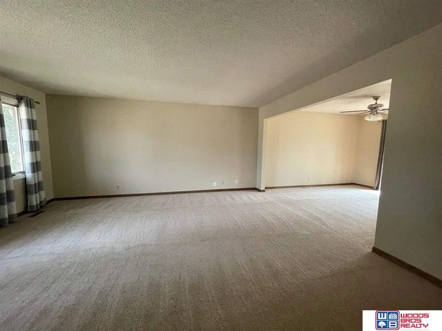 6001 Robin Road, Lincoln, NE 68516