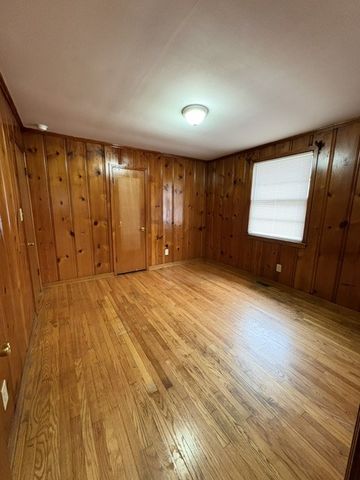 1400 S High St, Columbia, TN 38401