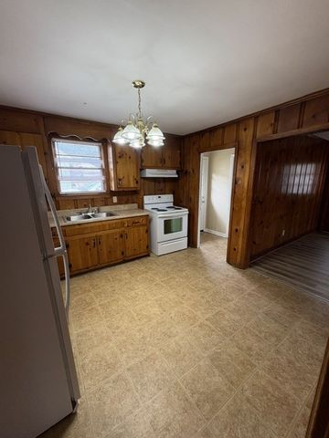 1400 S High St, Columbia, TN 38401