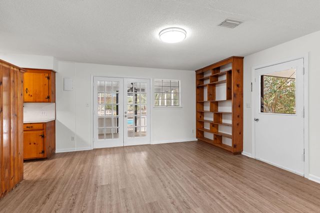 911 NE 1ST Street, Havana, FL 32333