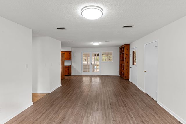 911 NE 1ST Street, Havana, FL 32333