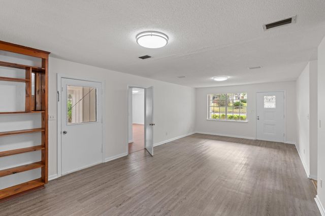 911 NE 1ST Street, Havana, FL 32333