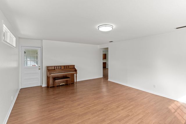 911 NE 1ST Street, Havana, FL 32333