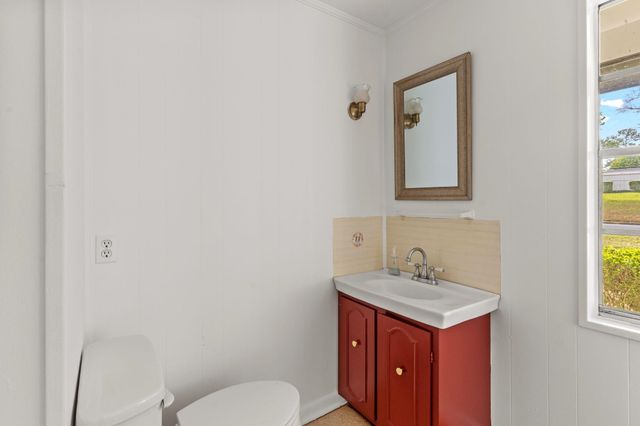 911 NE 1ST Street, Havana, FL 32333