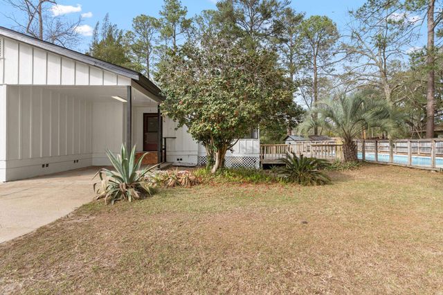 911 NE 1ST Street, Havana, FL 32333