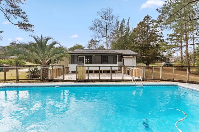 911 NE 1ST Street, Havana, FL 32333