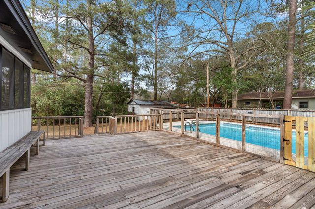 911 NE 1ST Street, Havana, FL 32333