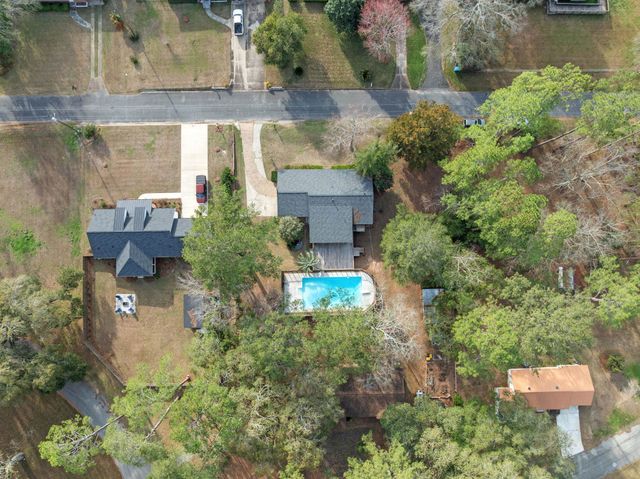 911 NE 1ST Street, Havana, FL 32333