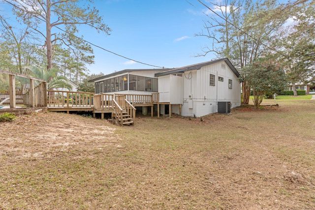 911 NE 1ST Street, Havana, FL 32333