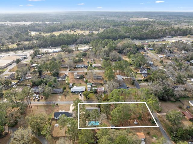 911 NE 1ST Street, Havana, FL 32333