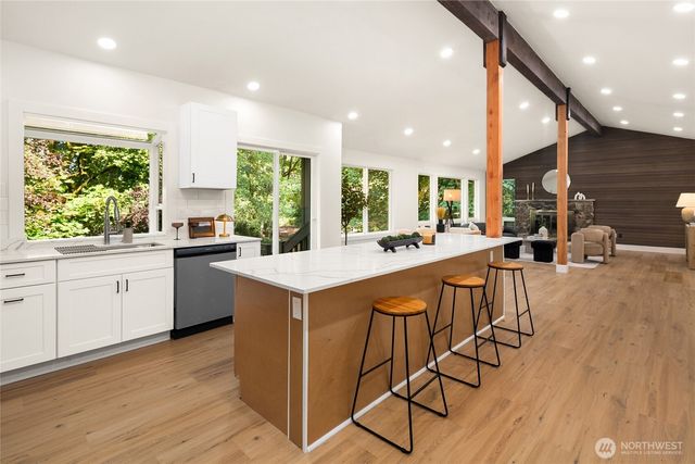 5755 Blakely Avenue NE, Bainbridge Island, WA 98110
