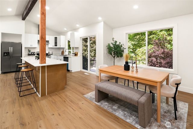 5755 Blakely Avenue NE, Bainbridge Island, WA 98110
